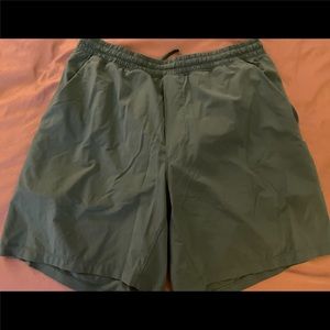 Men’s Lululemon Pacebreaker 7” lined shorts